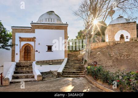 La Chellah, situata sulla riva sud dell'estuario del Bou Regreg a Rabat, in Marocco, è una necropoli medievale musulmana e sito archeologico. Foto Stock