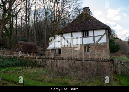 Pendean Farmhouse, uno dei vecchi edifici all'interno del Weald and Downland Living Museum. Febbraio 2025 Foto Stock