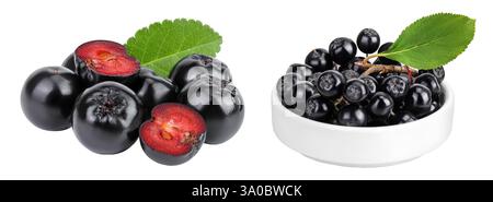 Cioccolato con foglia in un recipiente in ceramica isolato su sfondo bianco. Aronia nera. Foto Stock