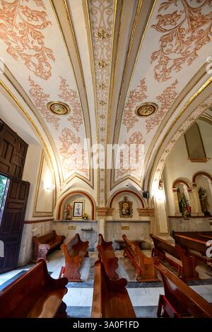 All'interno della chiesa Parroquia de San Jerónimo a Coatepec, stato di Veracruz in Messico Foto Stock