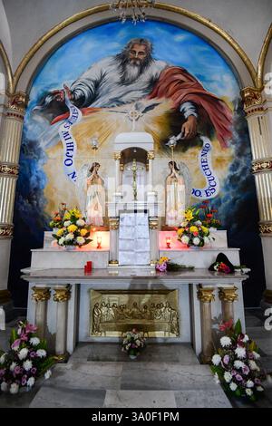 All'interno della chiesa Parroquia de San Jerónimo a Coatepec, stato di Veracruz in Messico Foto Stock