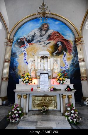 All'interno della chiesa Parroquia de San Jerónimo a Coatepec, stato di Veracruz in Messico Foto Stock