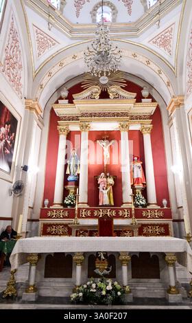 All'interno della chiesa Parroquia de San Jerónimo a Coatepec, stato di Veracruz in Messico Foto Stock