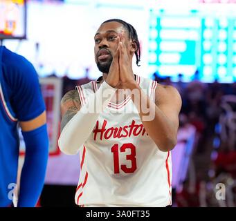 Houston, Texas, Stati Uniti. 3 marzo 2025. L'attaccante di Houston J'WAN ROBERTS (13) gestì dopo aver segnato una partita di basket tra gli Houston Cougars e i Kansas Jayhawks il 3 marzo 2025 a Houston, Texas. Houston ha vinto, 65-59. (Credit Image: © Scott Coleman/ZUMA Press Wire) SOLO PER USO EDITORIALE! Non per USO commerciale! Foto Stock