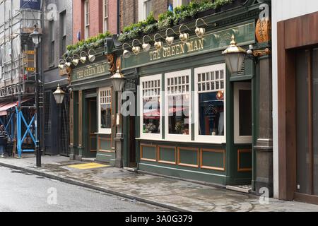 Londra, Regno Unito - 19 ottobre 2024 - pub tradizionale inglese a Londra Foto Stock