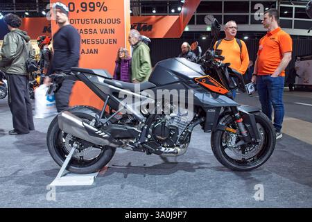 Pasila, Helsinki, Finlandia – gennaio 31. 2025 : motocicletta KTM 990 in esposizione alla MP 25 Motorcycle Fair di Messukeskus Helsinki. Foto Stock