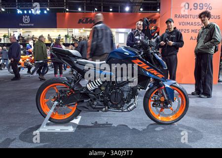 Pasila, Helsinki, Finlandia – gennaio 31. 2025 : KTM Duke in mostra alla MP 25 Motorcycle Fair di Messukeskus Helsinki. Foto Stock