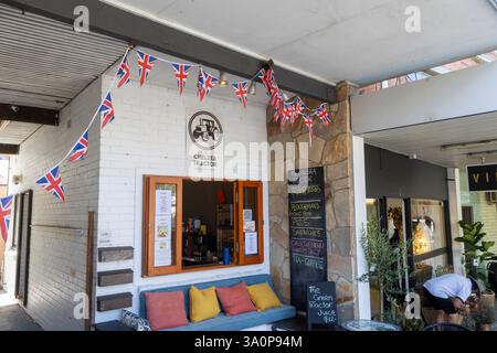 Il Chelsea Tractor, un piccolo caffè a Sydney, Australia, che vende torte tradizionali inglesi, uova di scotch, pranzo con arlowman e pasticceria Foto Stock