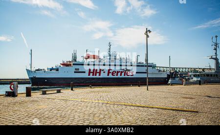 Traghetto nel porto di Elsinore. Helsingor, Danimarca. Foto Stock