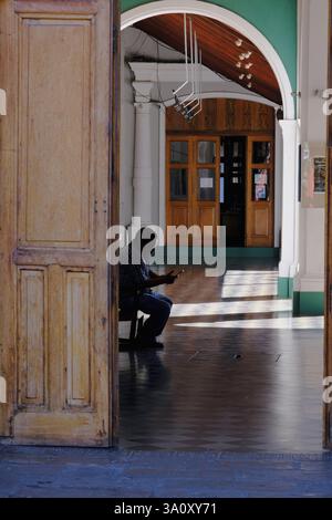 L'ingresso della Casa de los Tres Mundos, un centro d'arte e cultura nel centro storico di Granada. Nicaragua Foto Stock