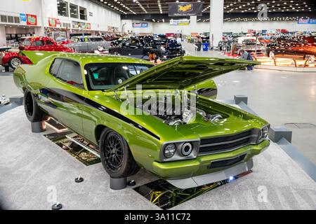 DETROIT, mi/USA - 28 febbraio 2025: Una Plymouth Roadrunner personalizzata del 1973, a Detroit Autorama. Foto Stock