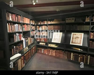 Amsterdam, Paesi Bassi. 20 febbraio 2025. La biblioteca della Sinagoga portoghese di Amsterdam. Foto di alta qualità Foto Stock