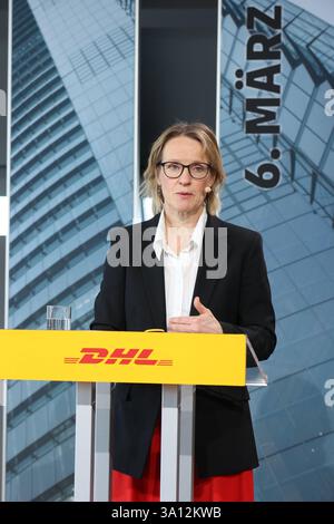 Melanie Kreis, Vorstand Finanzen Deutsche Post AG, Bilanzpressekonferenz, Bonn, 06.03.2025. Deutsche Post DHL Bilanz *** Melanie Kreis, Chief Financial Officer Deutsche Post AG, Annual Press Conference, Bonn, 06 03 2025 Deutsche Post DHL bilancio Foto Stock