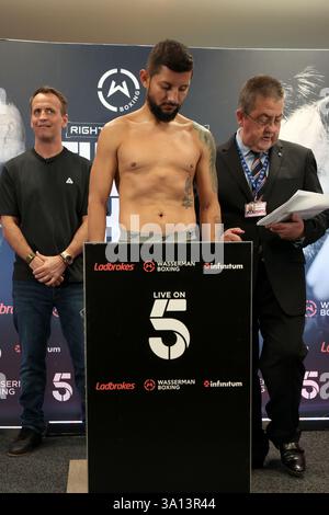 Maldron Hotel Brighton City Centre, 31 Cannon PL, Brighton and Hove, Brighton. Questa immagine raffigura Jose Perez al giorno di pesatura per Codie Smith vs Jose Perez come parte dell'undercard per il match di pugilato Harlem Eubank vs Tyrone McKenna di venerdì 7 marzo al Brighton Centre. . David Smith/Alamy 6 marzo 2025 Foto Stock