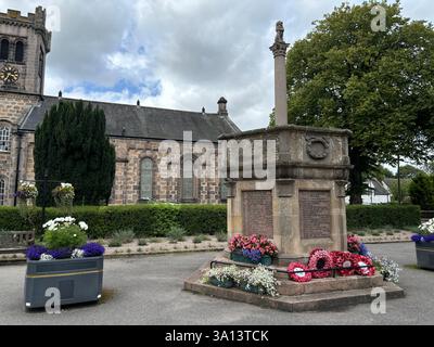 Splendida cittadina scozzese delle Highland di Aberlour a Speyside in Scozia. Antichi edifici in pietra e viste del villaggio. Attrazione turistica scozzese Foto Stock