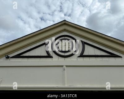 Splendida cittadina scozzese delle Highland di Aberlour a Speyside in Scozia. Antichi edifici in pietra e viste del villaggio. Attrazione turistica scozzese Foto Stock