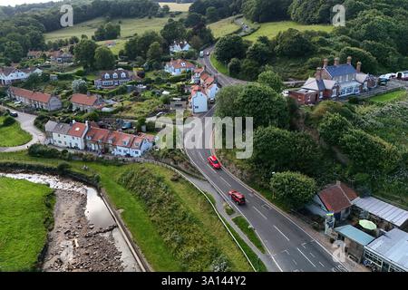 Vista aerea del lungomare di Sandsend, Whitby. Costa del North yorkshire Foto Stock