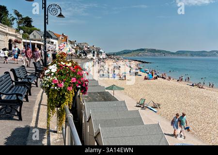 Lyme Regis, Dorset, Inghilterra, Regno Unito - luglio 31 2024: Lyme Regis in una calda giornata estiva nel luglio 2024 Foto Stock