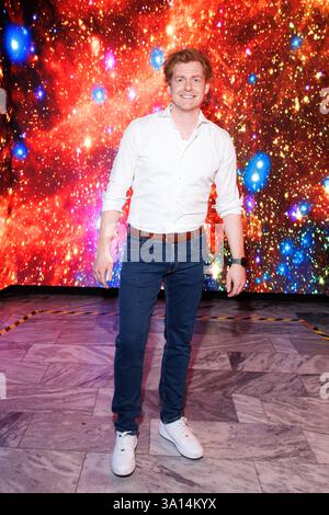 Premiere - Die grosse Abenteuerreise durch Sonnensystem Johannes Heinrichs bei der Premiere zu die grosse Abenteuerreise durch Sonnensystem im Zeiss-Großplanetarium Berlin AM 05.03.2025 . *** Premiere Die grosse Abenteuerreise durch Sonnensystem Johannes Heinrichs alla prima di Die grosse Abenteuerreise durch Sonnensystem allo Zeiss Großplanetarium Berlino il 05 03 2025 Copyright: XEventpressxKochanx Foto Stock