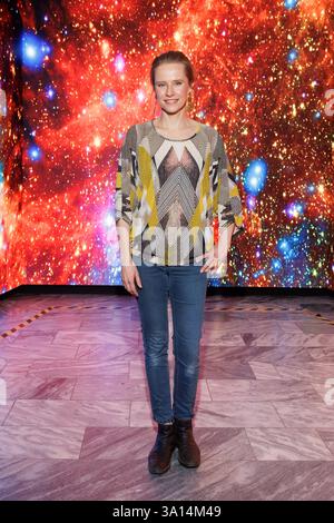 Premiere - Die grosse Abenteuerreise durch Sonnensystem Susanne Bormann bei der Premiere zu die grosse Abenteuerreise durch Sonnensystem im Zeiss-Großplanetarium Berlin AM 05.03.2025 . *** Premiere Die grosse Abenteuerreise durch Sonnensystem Susanne Bormann alla prima di Die grosse Abenteuerreise durch Sonnensystem allo Zeiss Großplanetarium di Berlino il 05 03 2025 Copyright: XEventpressxKochanx Foto Stock