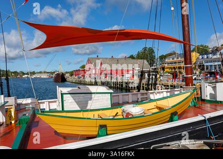 Canada, provincia della nuova Scozia, Lunenburg, sito patrimonio dell'umanità dell'UNESCO, città vecchia, Waterfront Fisheries Museum of the Atlantic, Deck of the Bluenose II, l'ambasciatore della nuova Scozia Foto Stock