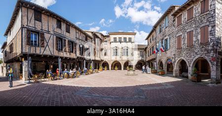Francia, Tarn, Castelnau de Montmiral, Les Plus Beaux Villages de France (i più bei villaggi di Francia), Piazza Arcades Foto Stock