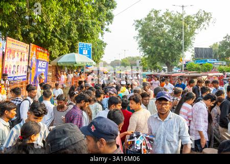 India, Delhi, Vecchia Delhi, Chandni Chowk Market di fronte al forte Rosso Foto Stock