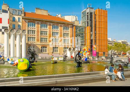 Francia, Parigi, Les Halles - quartiere Beaubourg, la fontana Stravinsky di Jean Tinguely e Niki de Saint Phalle Foto Stock