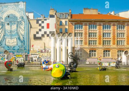 Francia, Parigi, Les Halles - quartiere Beaubourg, la fontana Stravinsky di Jean Tinguely e Niki de Saint Phalle Foto Stock