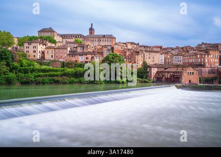 Francia, Tarn, Albi, le rive del fiume Tarn Foto Stock