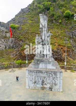 Vietnam, Tonchino superiore, regione di Dong Van, anello ha Giang o anello ha Giang, passo ma Pi Leng, memoriale di guerra (vista aerea) Foto Stock