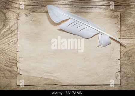 Pergamena medievale su tavola di legno Foto Stock