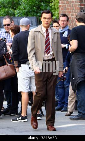L'attore Nicholas Hoult sul set del nuovo film "Rebel in the Rye" l'11 maggio 2016 a New York Foto Stock