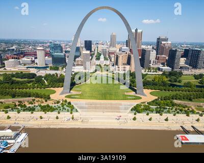 The Gateway Arch, nel centro di St Louis, Missouri, Stati Uniti Foto Stock