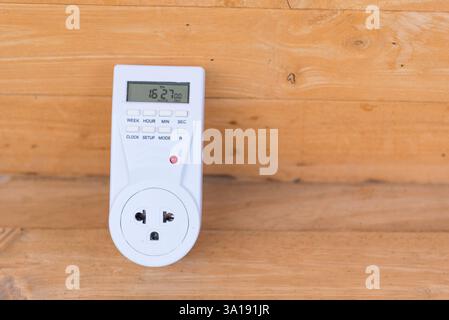 Digital spina elettrica timer per accensione/spegnimento automatico electronics Foto Stock