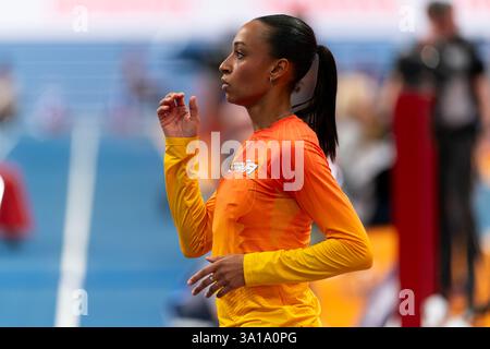 Apeldoorn, Paesi Bassi. 7 marzo 2025. APELDOORN, PAESI BASSI - 7 MARZO: Ana Peleteiro-Compaore di Spagna prima di gareggiare nel salto triplo femminile durante la seconda giornata dei Campionati europei di atletica leggera indoor a Omnisport Apeldoorn il 7 marzo 2025 ad Apeldoorn, Paesi Bassi. (Foto di Joris Verwijst/Agenzia BSR) credito: Agenzia BSR/Alamy Live News Foto Stock