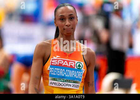 Apeldoorn, Paesi Bassi. 7 marzo 2025. APELDOORN, PAESI BASSI - 7 MARZO: Ana Peleteiro-Compaore di Spagna prima di gareggiare nel salto triplo femminile durante la seconda giornata dei Campionati europei di atletica leggera indoor a Omnisport Apeldoorn il 7 marzo 2025 ad Apeldoorn, Paesi Bassi. (Foto di Joris Verwijst/Agenzia BSR) credito: Agenzia BSR/Alamy Live News Foto Stock