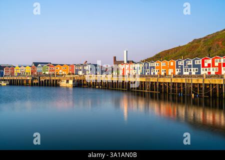 Passeggiata sul porto dell'isola di Helgoland, Mare del Nord, Schleswig-Holstein, Germania Foto Stock