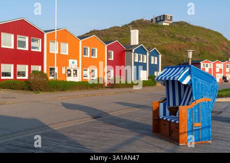 Passeggiata sul porto dell'isola di Helgoland, Mare del Nord, Schleswig-Holstein, Germania Foto Stock