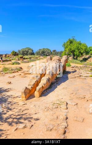 Statua di Telamone, Valle dei Templi, Agrigento, Sicilia, Italia Foto Stock