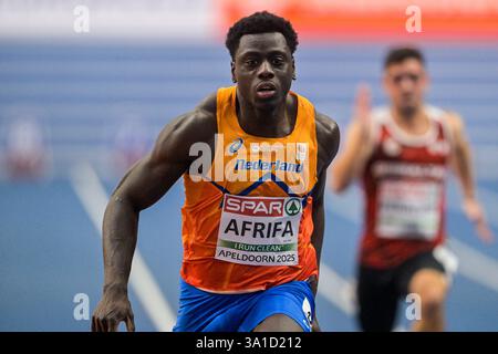 Apeldoorn, Paesi Bassi. 8 marzo 2025. APELDOORN, PAESI Bassi - 8 MARZO: Elvis Afrifa dei Paesi Bassi gareggia nei 60m maschili durante la terza giornata dei Campionati europei di atletica leggera indoor a Omnisport Apeldoorn l'8 marzo 2025 ad Apeldoorn, Paesi Bassi. (Foto di Andy Astfalck/Agenzia BSR) credito: Agenzia BSR/Alamy Live News Foto Stock
