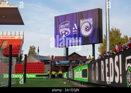 Adelaide, Australia. 8 marzo 2025. Adelaide, Australia, 8 marzo 2025: Una vista all'interno dello stadio che mostra il tabellone segnapunti nella giornata internazionale delle donne durante la partita femminile Ninja A-League tra l'Adelaide United e i Central Coast Mariners al Coopers Stadium di Adelaide, Australia. (NOE Llamas/SPP) credito: SPP Sport Press Photo. /Alamy Live News Foto Stock