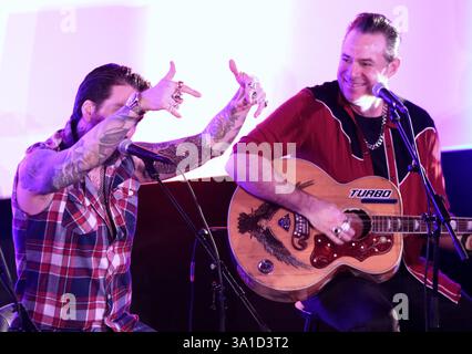 The BossHoss v.l. Boss Burns & Hoss Power Beim C2C Country to Country Festival di Berlino 2025 *** The BossHoss V l Boss Burns Hoss Power al C2C Country to Country Festival di Berlino 2025 Copyright: Xmix1x Foto Stock