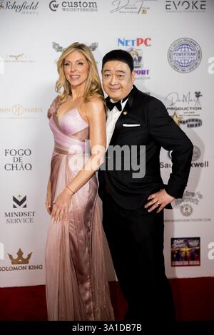 Joey Zhou, conduttrice TV/fondatrice LABA e attrice Marla Maples partecipa al Luxury Gala Academy Awards 2025 Viewing Party all'Universal Hilton. J.R.foto Foto Stock