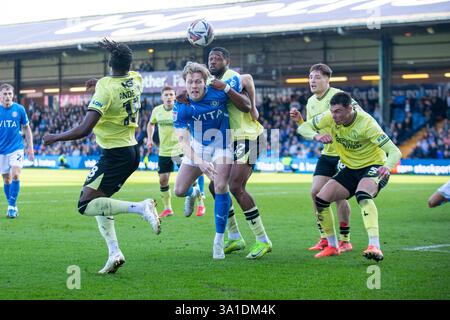 Durante la partita Sky Bet League 1 tra Stockport County e Charlton Athletic all'Edgeley Park Stadium di Stockport, sabato 8 marzo 2025. (Foto: Mike Morese | mi News) crediti: MI News & Sport /Alamy Live News Foto Stock