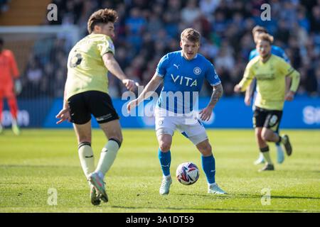 Durante la partita Sky Bet League 1 tra Stockport County e Charlton Athletic all'Edgeley Park Stadium di Stockport, sabato 8 marzo 2025. (Foto: Mike Morese | mi News) crediti: MI News & Sport /Alamy Live News Foto Stock