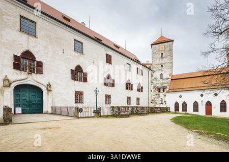 VYSOCANY, REPUBBLICA CECA - 30 MARZO 2024: Castello di Bitov nella regione di Znojmo nella Moravia meridionale. Foto Stock