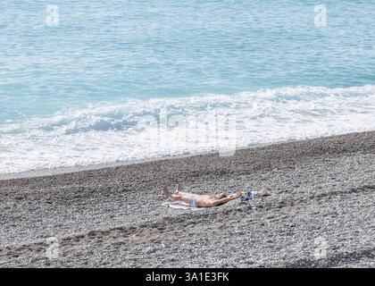 Saint Ouen, Parigi, Francia. 8 marzo 2025. La Promenade des Anglais o Prom' è un viale lungo il lungomare di fronte alla Baia degli Angeli, a Nizza. (Credit Image: © Sadak Souici/ZUMA Press Wire) SOLO PER USO EDITORIALE! Non per USO commerciale! Foto Stock