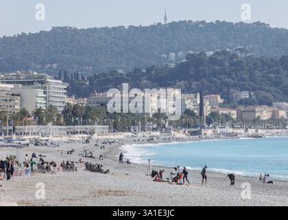 Saint Ouen, Parigi, Francia. 8 marzo 2025. La Promenade des Anglais o Prom' è un viale lungo il lungomare di fronte alla Baia degli Angeli, a Nizza. (Credit Image: © Sadak Souici/ZUMA Press Wire) SOLO PER USO EDITORIALE! Non per USO commerciale! Foto Stock