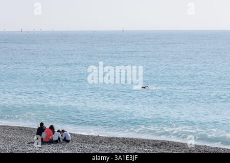 Saint Ouen, Parigi, Francia. 8 marzo 2025. La Promenade des Anglais o Prom' è un viale lungo il lungomare di fronte alla Baia degli Angeli, a Nizza. (Credit Image: © Sadak Souici/ZUMA Press Wire) SOLO PER USO EDITORIALE! Non per USO commerciale! Foto Stock